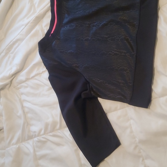 Workout Top - Picture 2 of 3